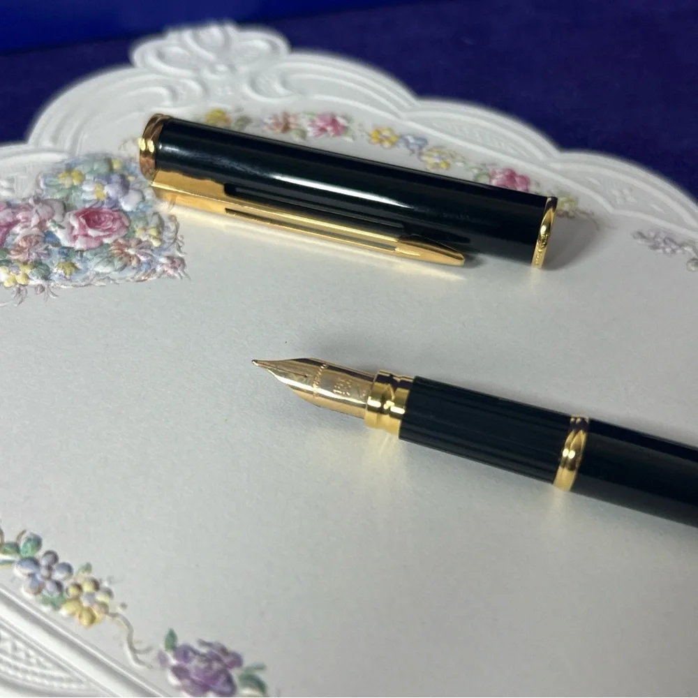 Vintage Waterman Paris 18K Gold Nib Fountain Pen Black & Gold New in Box